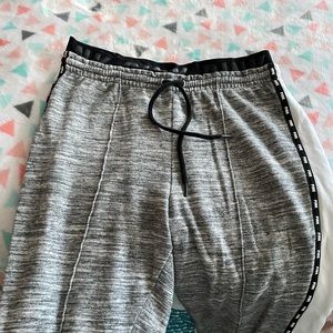 Victoria’s Secret pink sweatpants sz med
